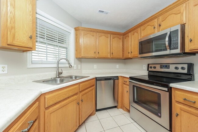 Building Photo - 107 Blythe Ct