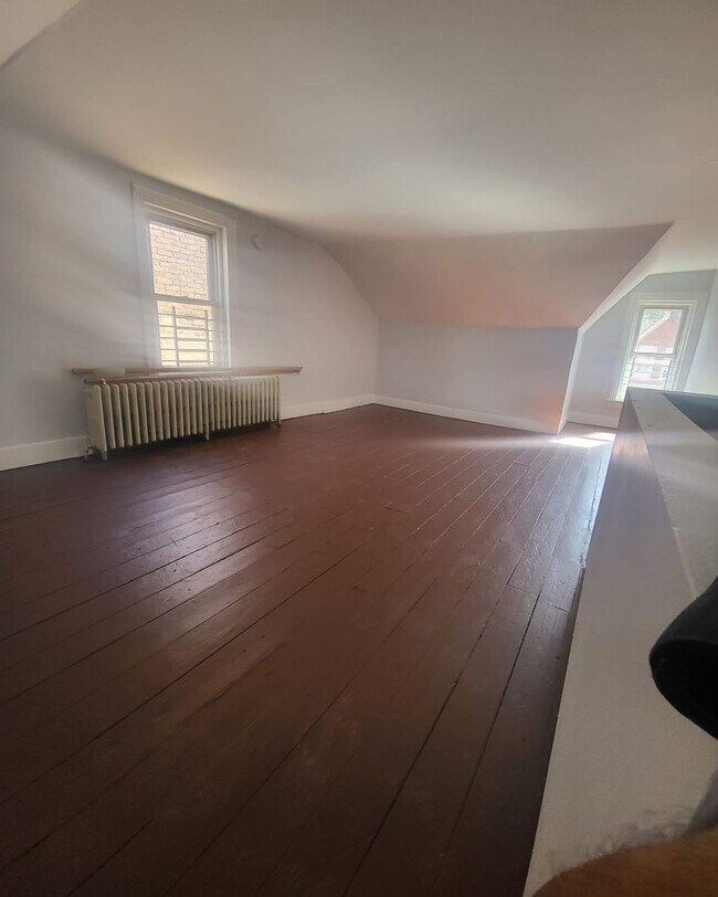 Building Photo - 216 Pearl St