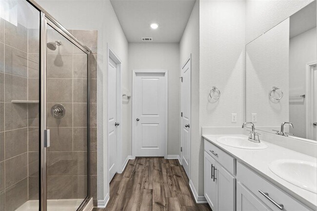 Building Photo - 6309 Night Chinook Dr