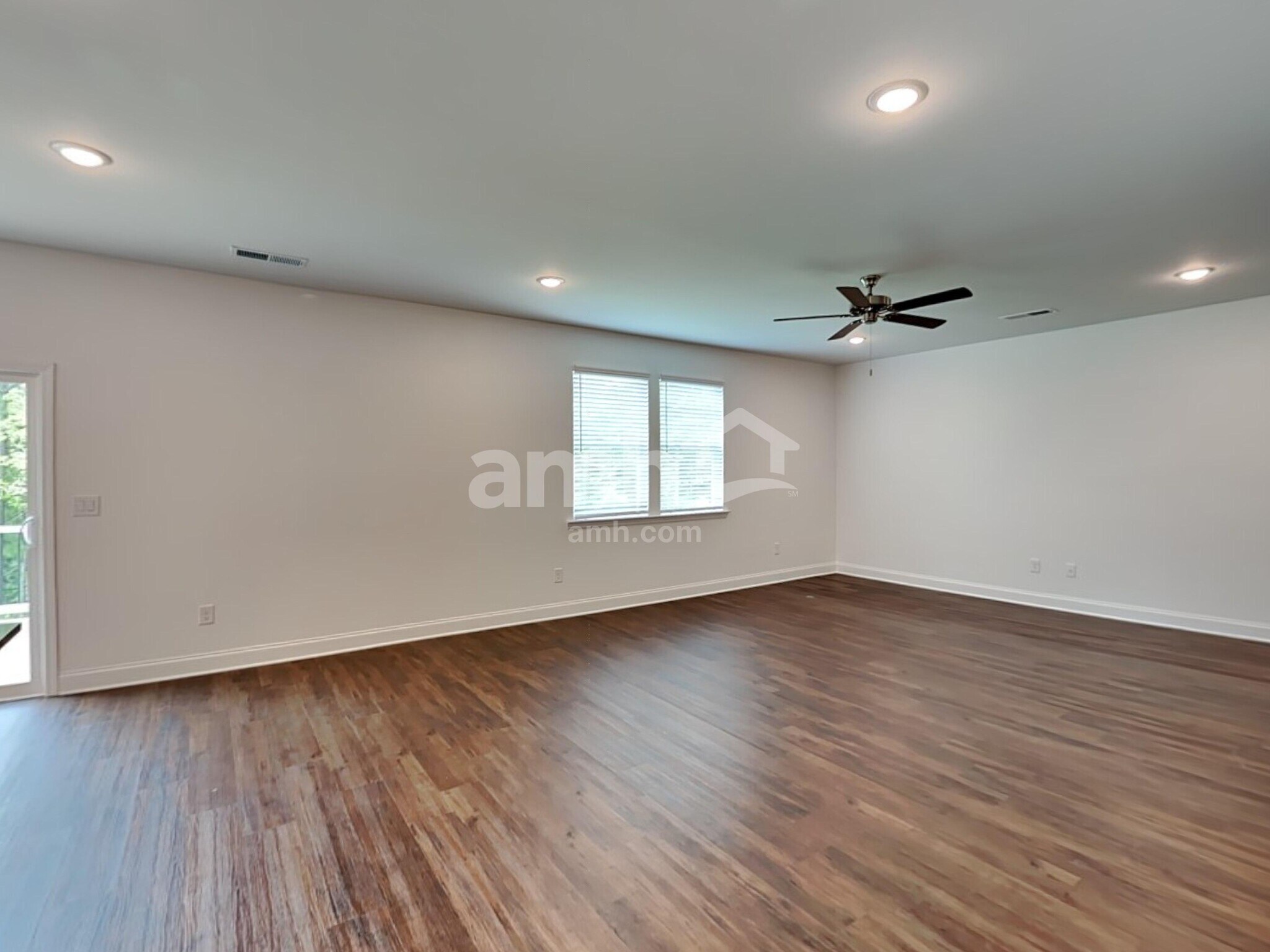 Building Photo - 177 Willow Ln