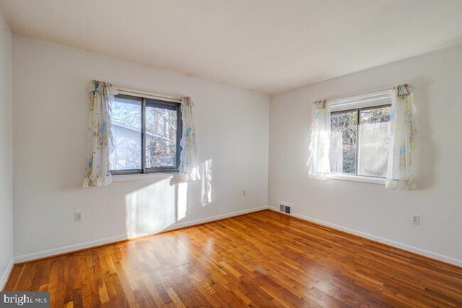 Building Photo - 13701 Arctic Ave