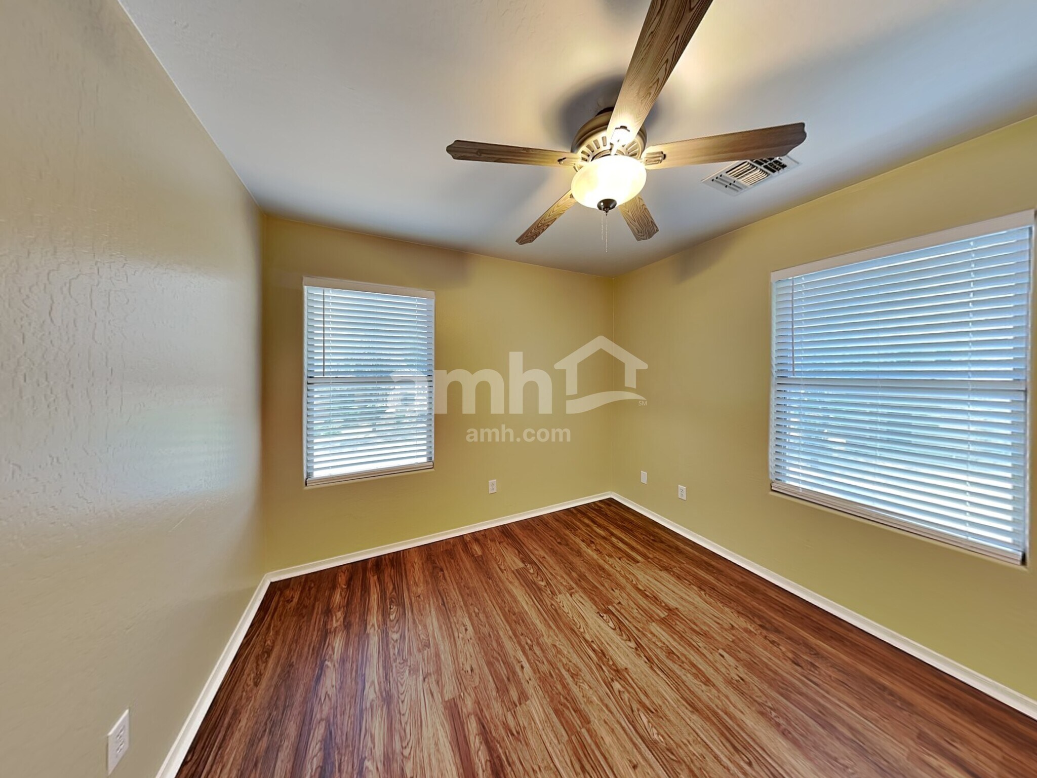 Building Photo - 18522 W Legend Dr