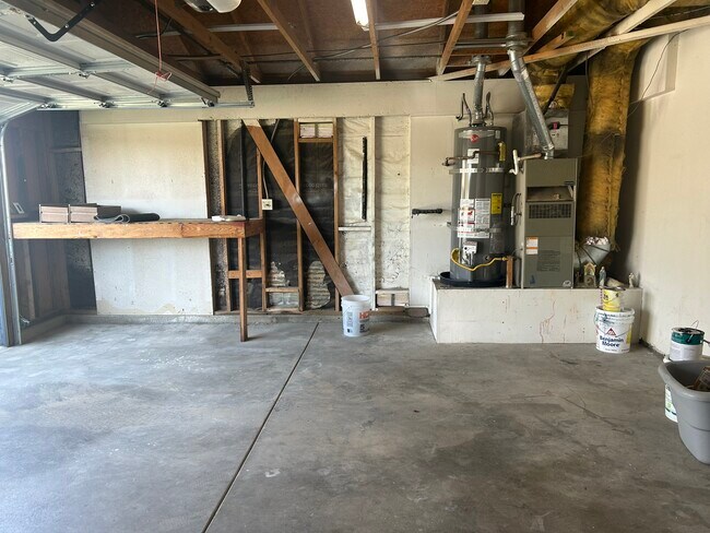 Garage Work Bench - 45408 17th St E