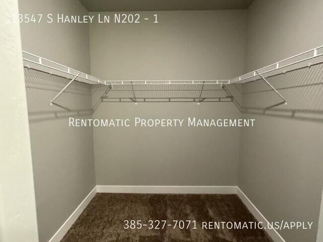Building Photo - 13547 S Hanley Ln