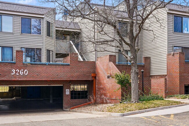 Building Photo - Sunny 2-Bed, 2-Bath Condo in Boulder’s Kin...