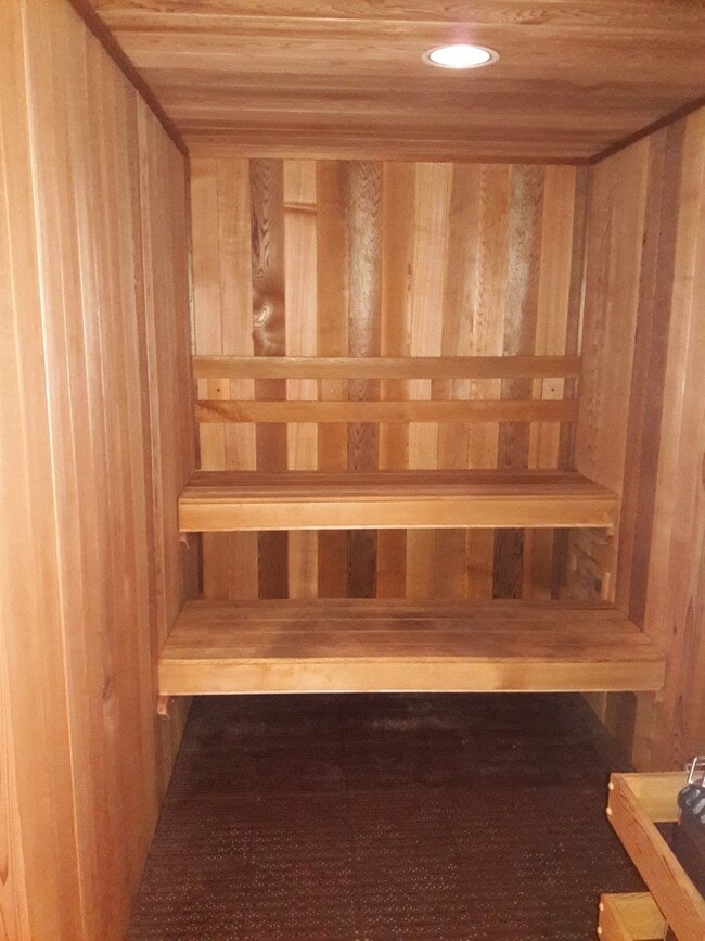 Building Photo - ANNUAL TURNKEY FURNISHED OPTIONAL downtown Sarasota in luxury condominium!