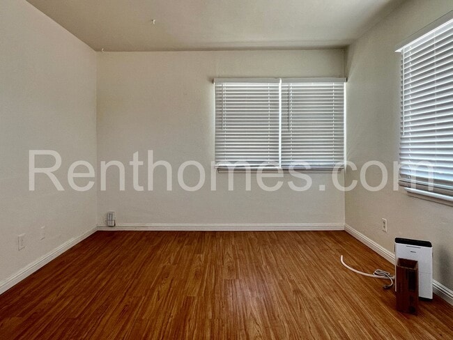 Building Photo - 3821 Meade Ave