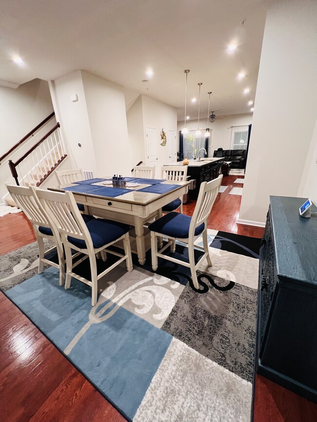 Building Photo - 3010 Mahican Cir