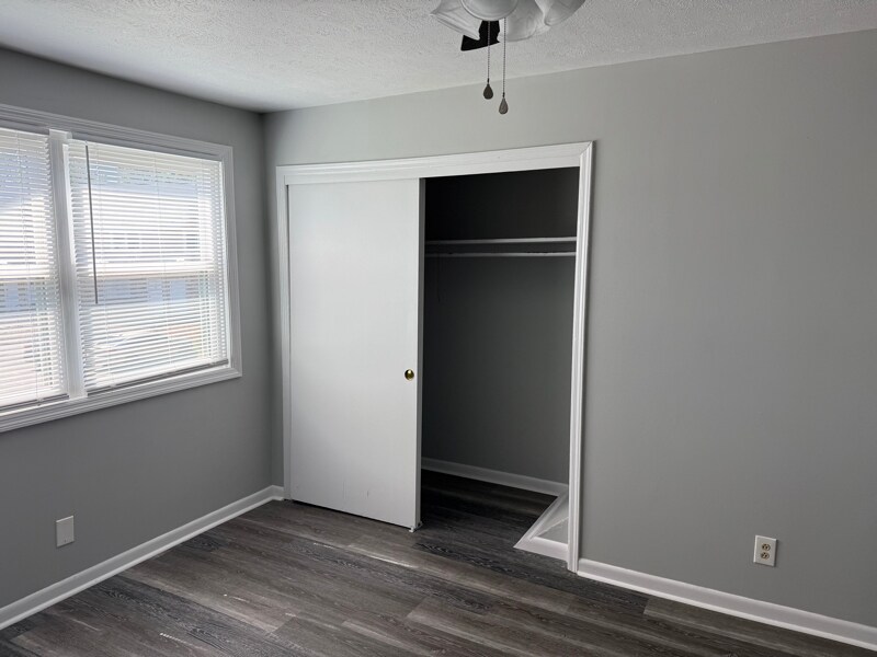 Building Photo - 2508 Redwood Ct