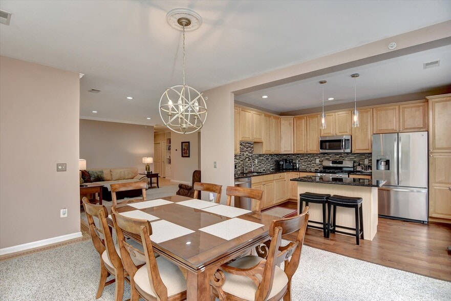 Building Photo - 594 Saint Andrews Pl