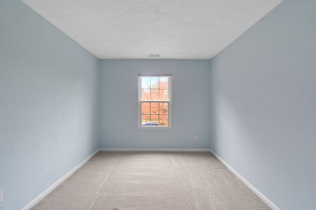 Building Photo - 3708 Gateway Pl