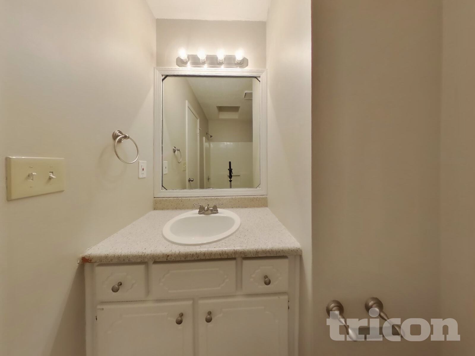 Building Photo - 17 Paces Meadows Dr