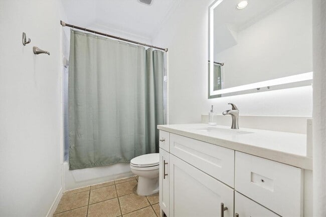 Building Photo - 2842 Briarhurst Park