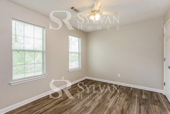 Building Photo - At Last, This Is What You Have Been Searching For!