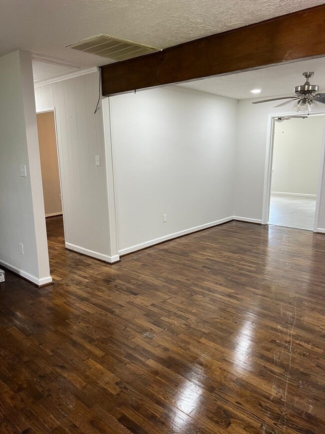 Building Photo - 2522 Kingsdale Dr