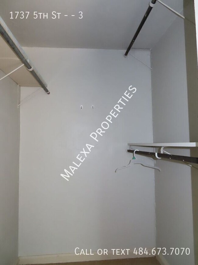 Building Photo - 1737 5th St