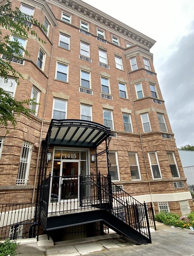 Primary Photo - 1415 Chapin St NW
