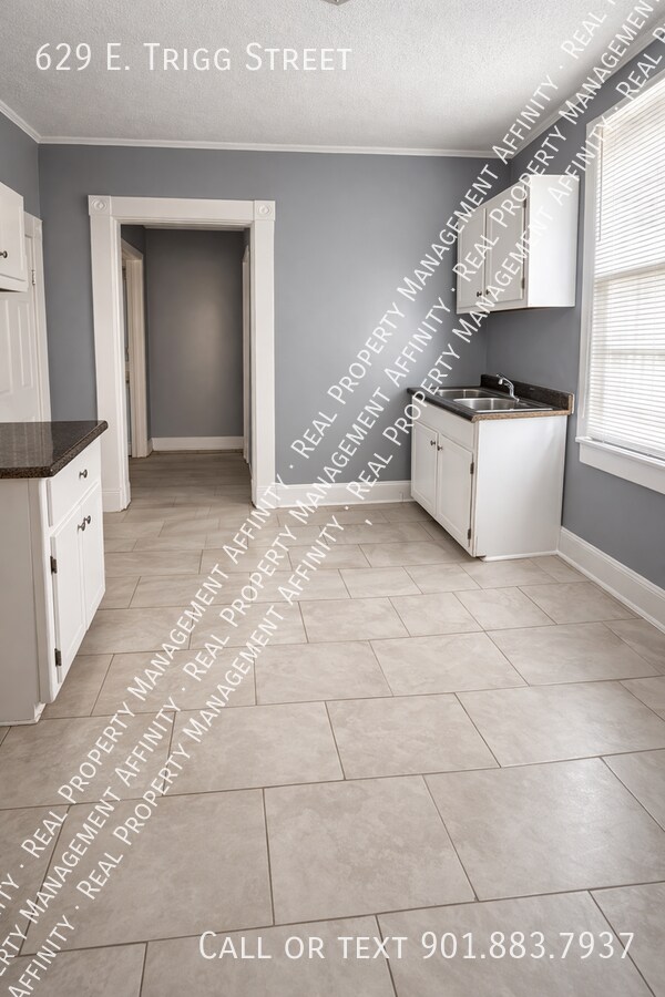 Building Photo - 629 E Trigg Ave