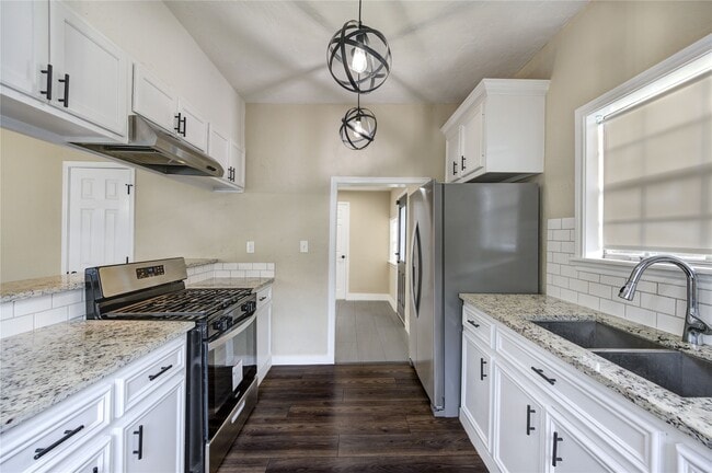 Building Photo - 306 Morris St