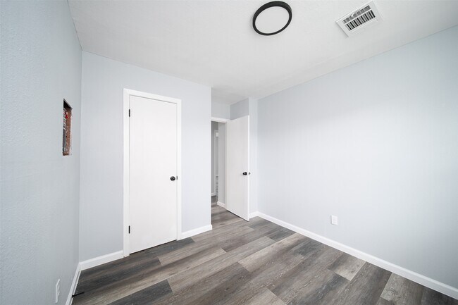 Building Photo - 3309 Proswimmer St