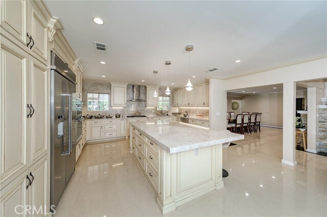 Building Photo - 814 Kellogg Ave