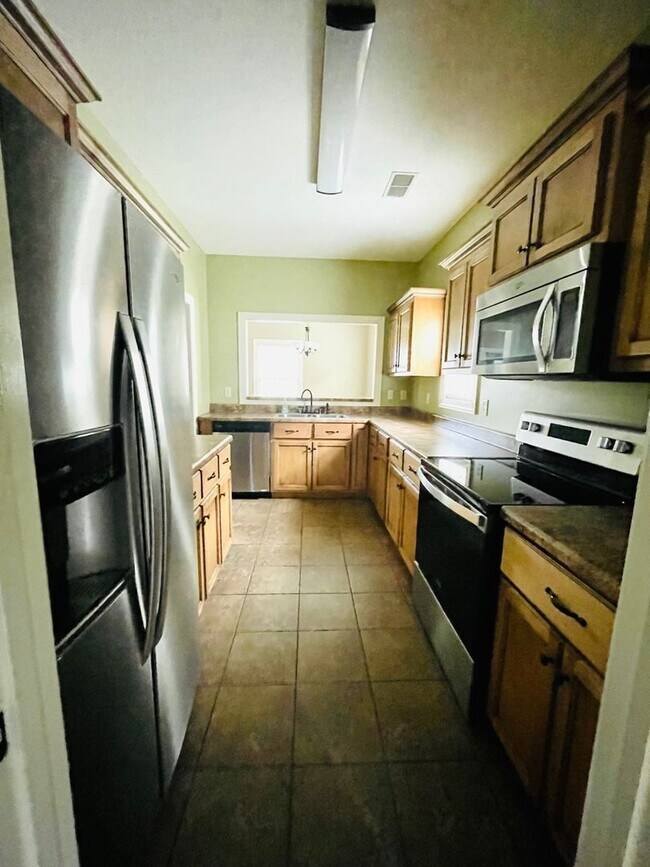 Building Photo - **DOWNTOWN JACKSON** Hub City LIFT Wellnes...