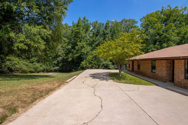 Building Photo - 207 Turner Ave