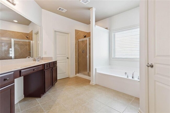 Building Photo - 655 Township Cir