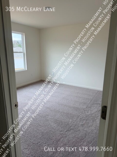 Building Photo - 305 McCleary Ln