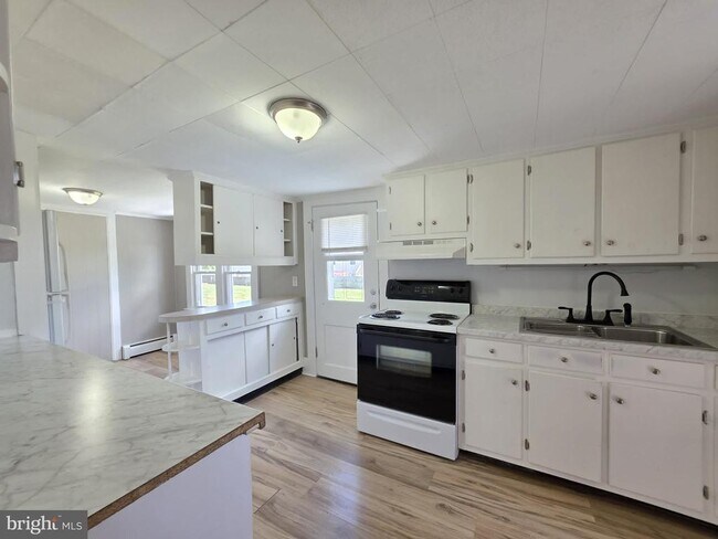 Building Photo - 28419 Old Quantico Rd