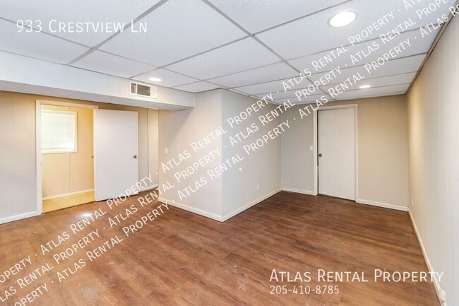 Building Photo - 933 Crestview Dr