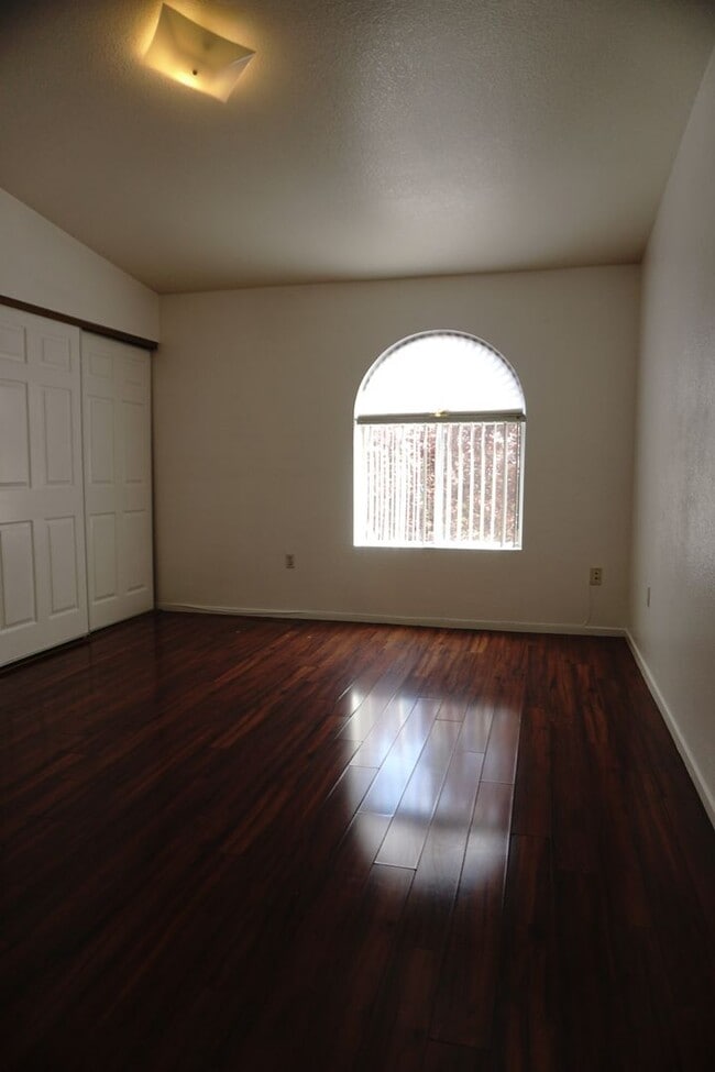 Building Photo - NEWLY RENOVATED 3BD/2BA CONDO W/ 2 CAR GARAGE