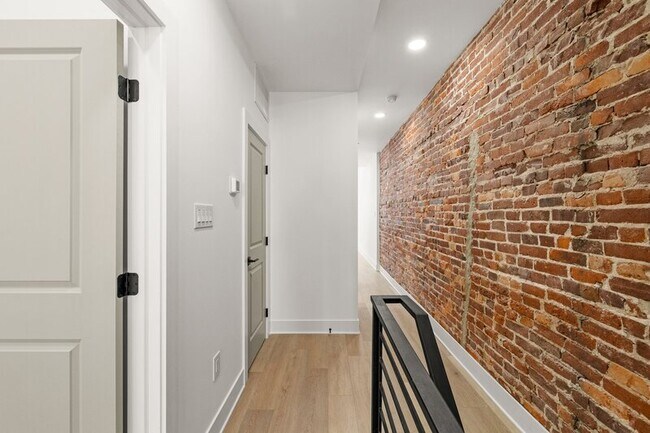 Building Photo - 2345 N 16th St