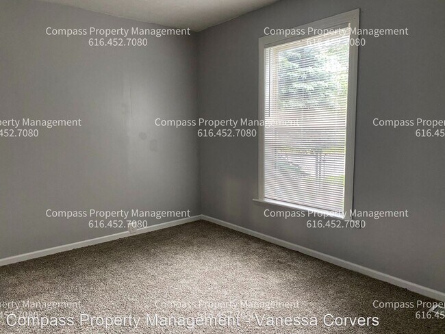 Building Photo - 4 br, 1 bath House - 933 2nd St NW