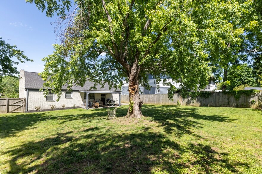 Building Photo - 2402 Carter Avenue