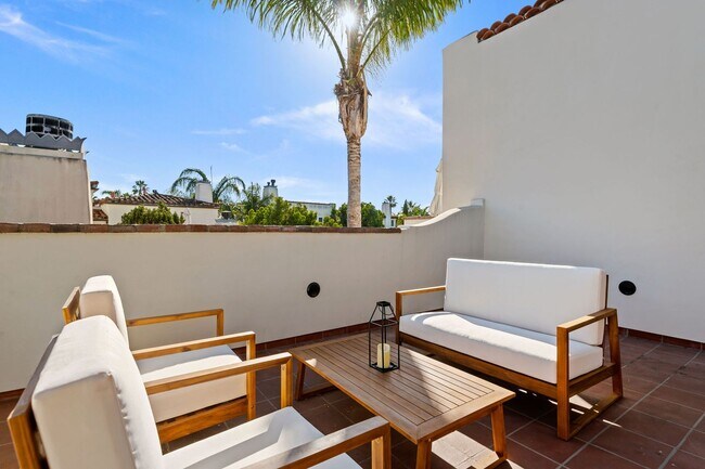 Building Photo - Villa Del Mar~ The Gorgeous gem in the Ame...