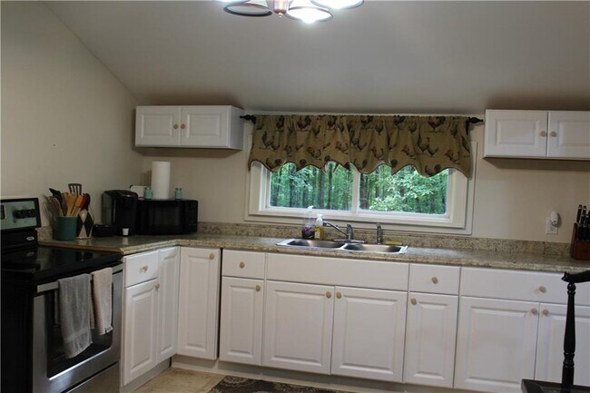 Building Photo - 588 Dogwood Lake Trail