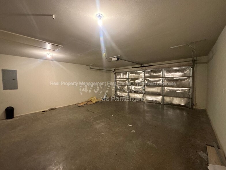 Building Photo - 421 Coopers Wy