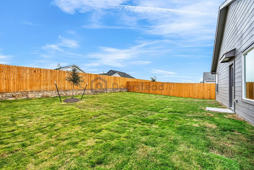 Building Photo - 3012 Yellow Pine Ave