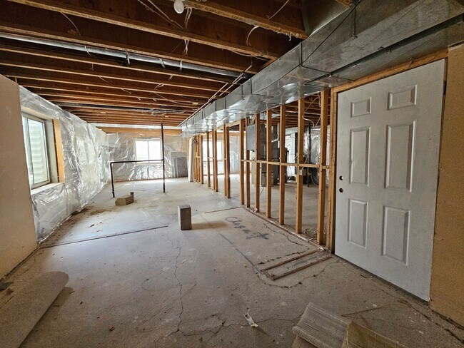 Building Photo - Beautifully Remodeled 4 Bed / 2 Bath Home in Stansbury Park