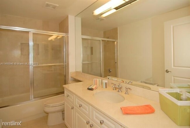 Building Photo - 3 br, 2.5 bath Condo - 6051 N Ocean Dr Apt...