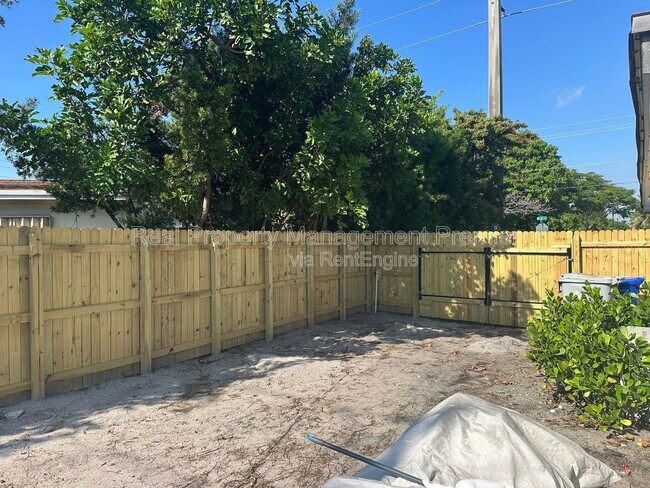 Building Photo - 1264 Ct-25