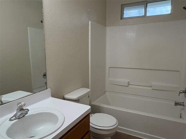 Building Photo - 14129 Broken Arrow Dr