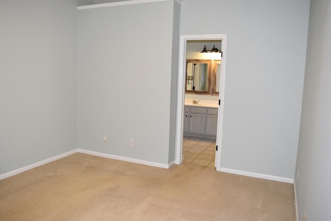 Building Photo - 6832 Brancusi Ct