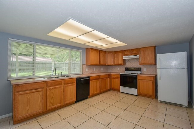 Building Photo - 4631 Lochshin Dr