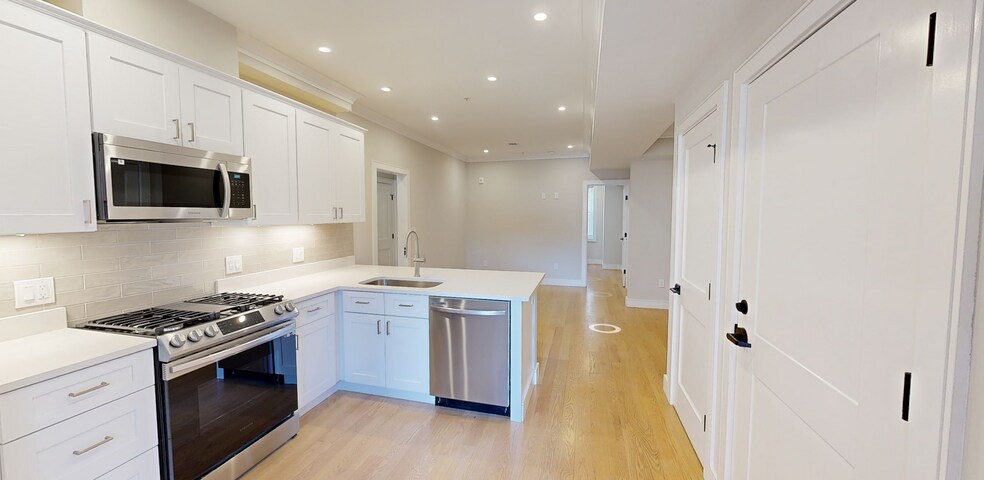 Building Photo - 171 Allston St