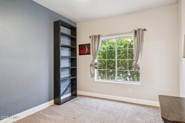 Building Photo - 758 S Lagoon Dr