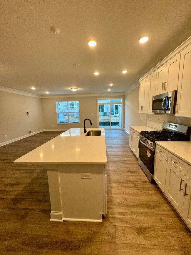 Building Photo - New Construction, 3BR/2.5 Bath Townhouse i...