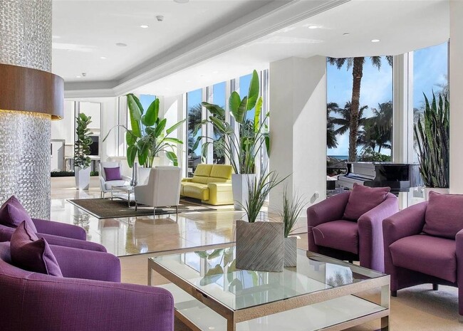 Lobby - 4775 Collins Ave