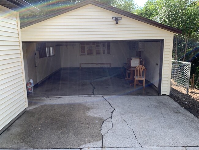 Building Photo - 418 S Owen Dr